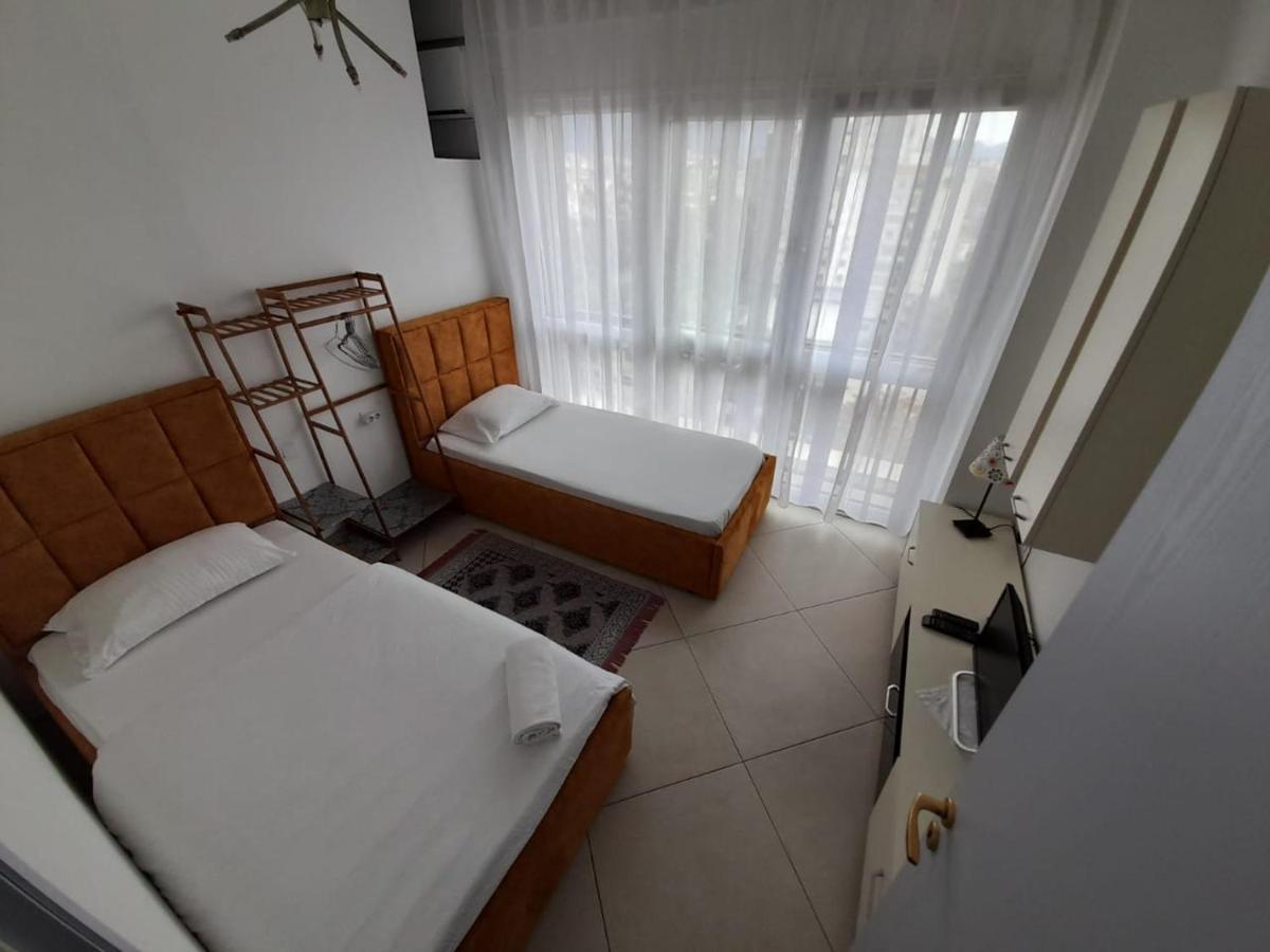 Guesthouse Bela Tirana Esterno foto