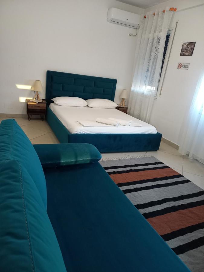 Guesthouse Bela Tirana Esterno foto