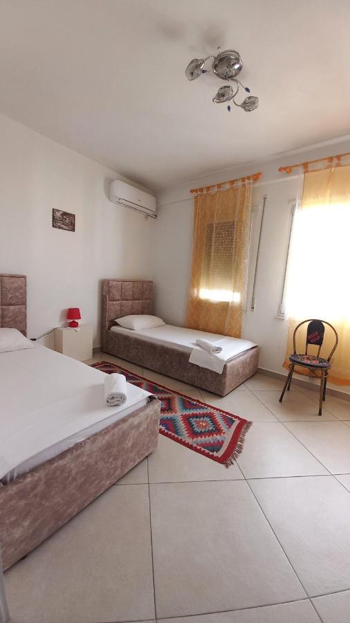Guesthouse Bela Tirana Esterno foto