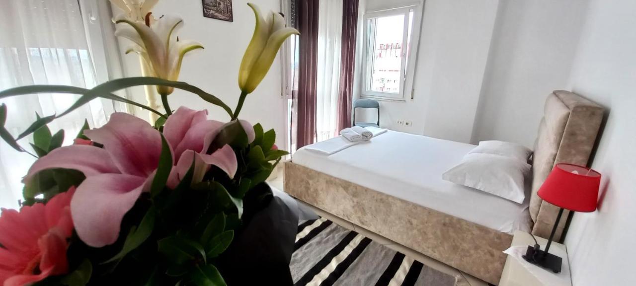 Guesthouse Bela Tirana Esterno foto