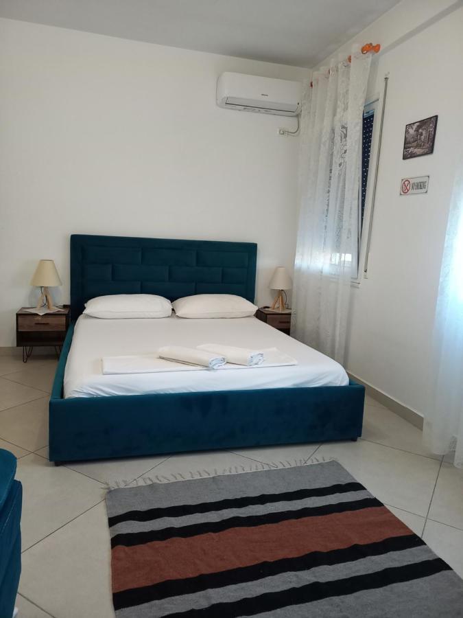 Guesthouse Bela Tirana Esterno foto