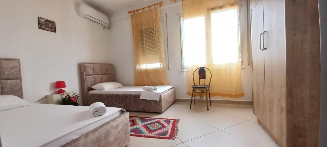 Guesthouse Bela Tirana Esterno foto