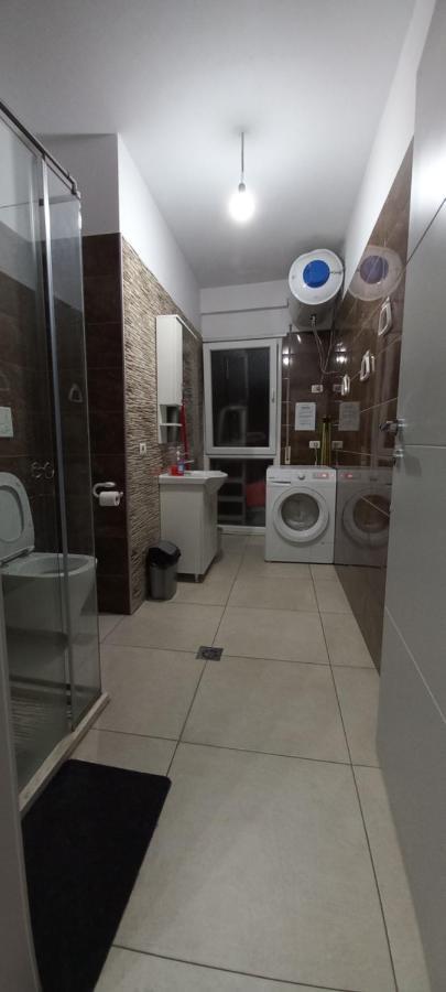 Guesthouse Bela Tirana Esterno foto