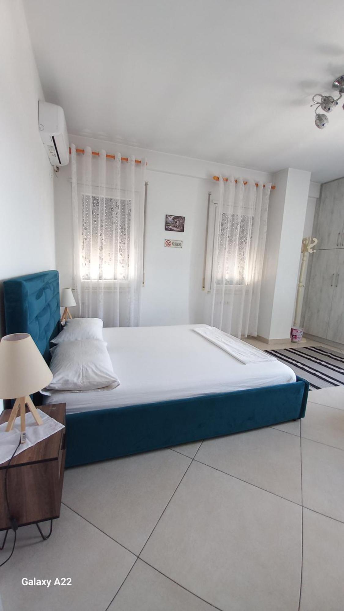 Guesthouse Bela Tirana Esterno foto